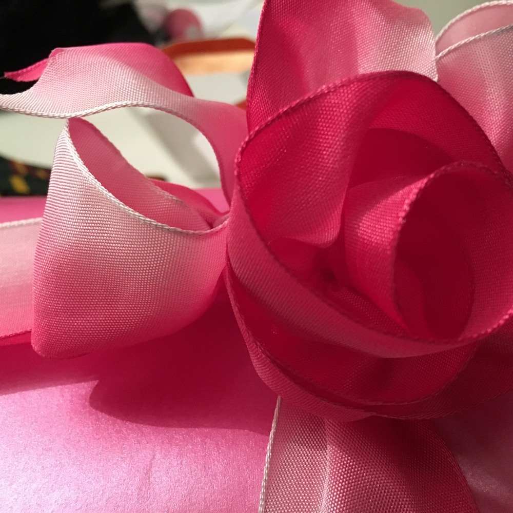 Bespoke gift wrapping services in London for individuals, VIP and corporate clients